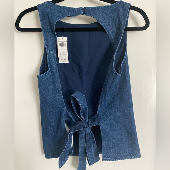 Hollister Open Back Denim Top - Picture 3 of 4